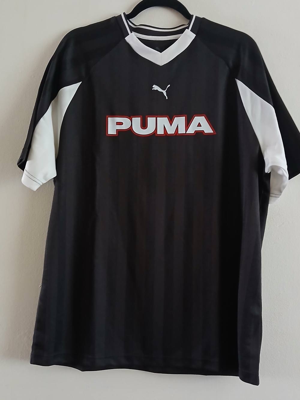 PUMA Men’s Black & White  Short Sleeve Shirt Size L/XL $20 New
